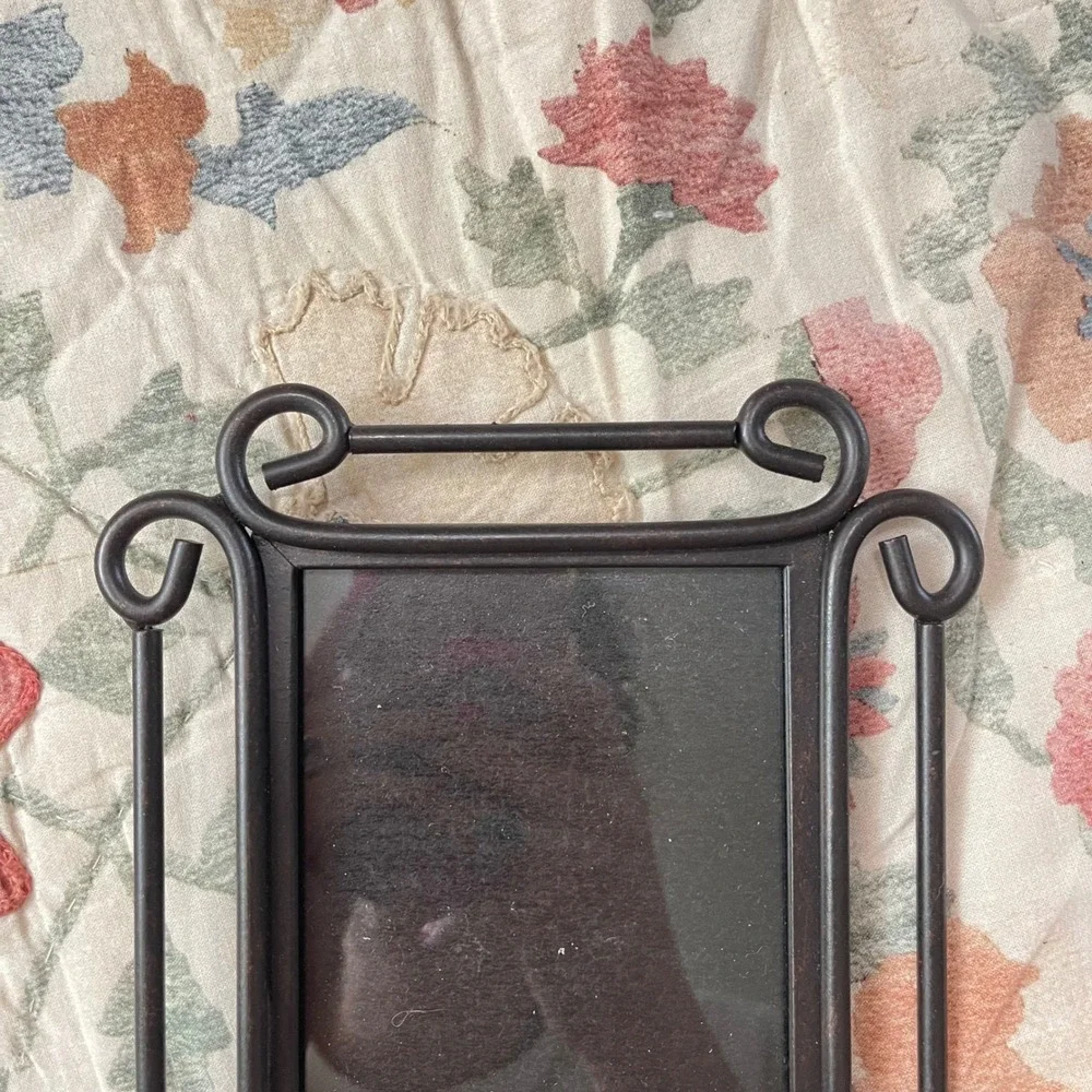 Vtg iron Mid Century Modern 4x6 Picture Frame Ornate‎ Etched scroll filigree